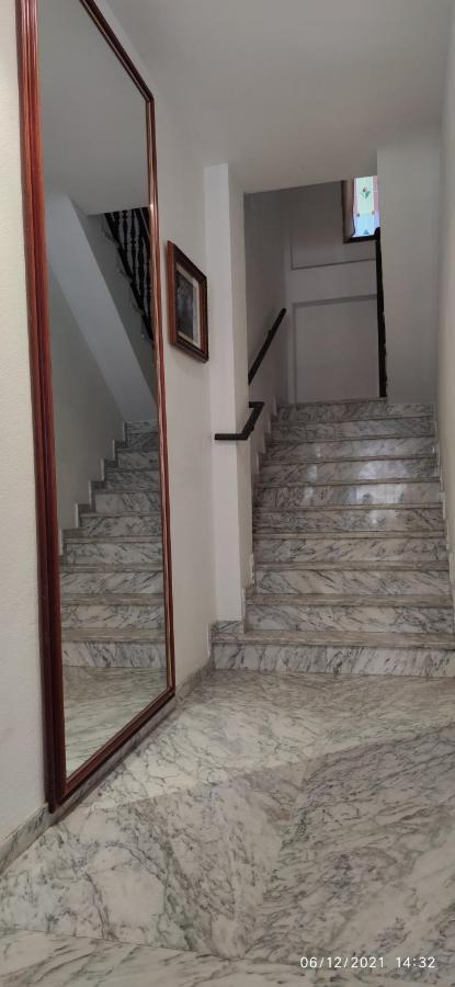 Patio privado, parking gratis y a un paso del vial Apartamento Córdoba Exterior foto